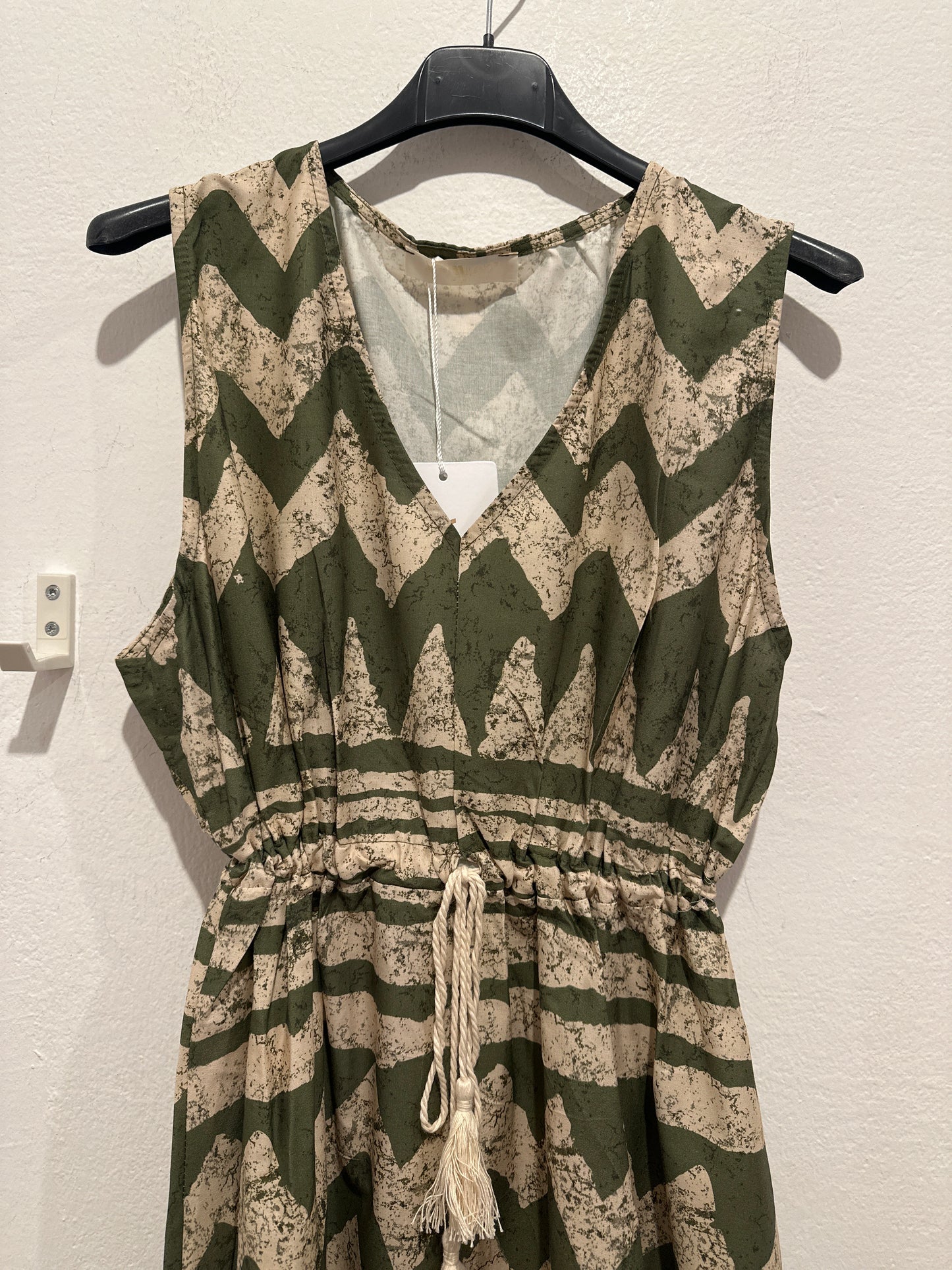Kleid mit Muster und Zugband