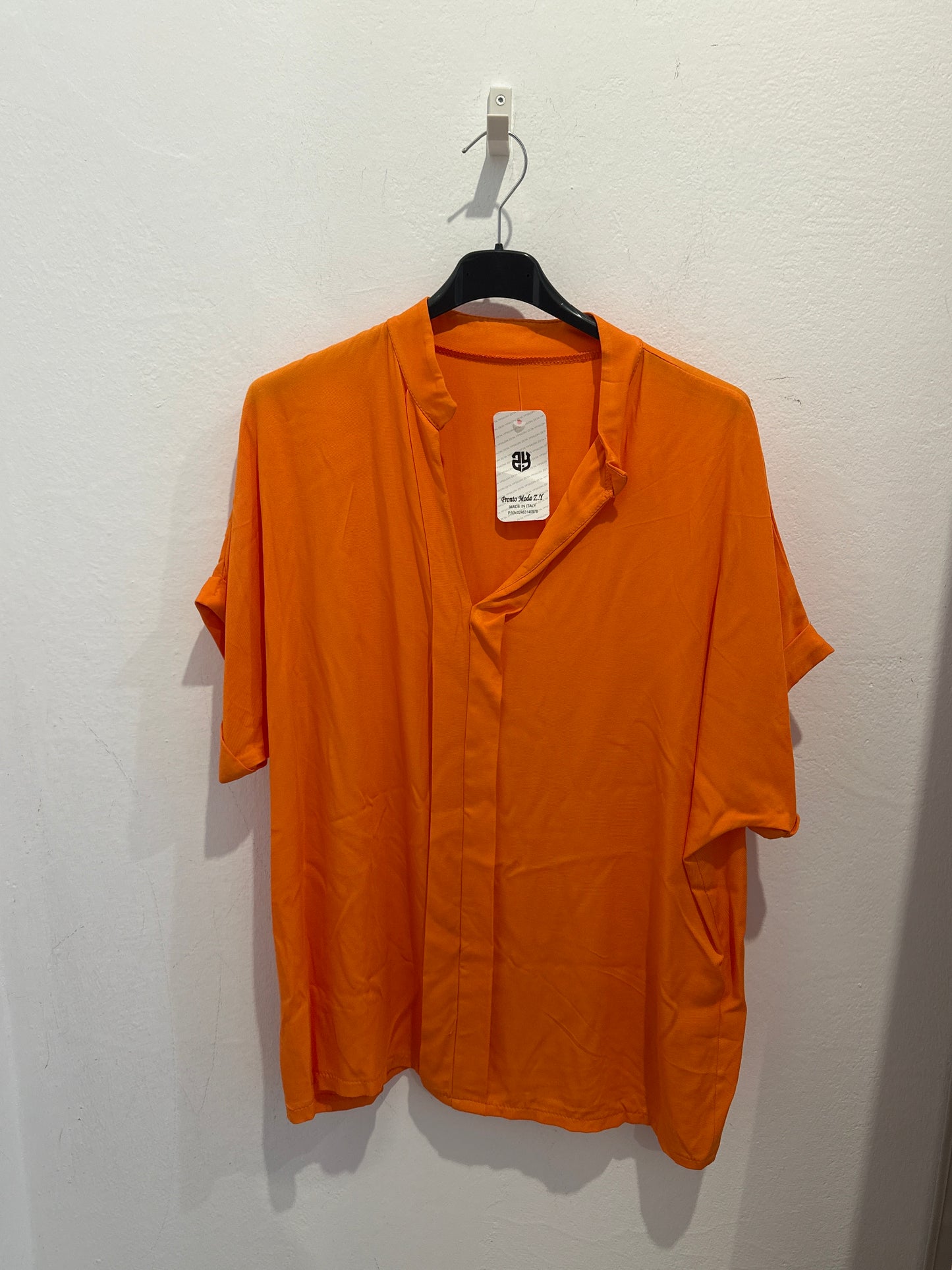 Shirt mit V-Ausschnitt