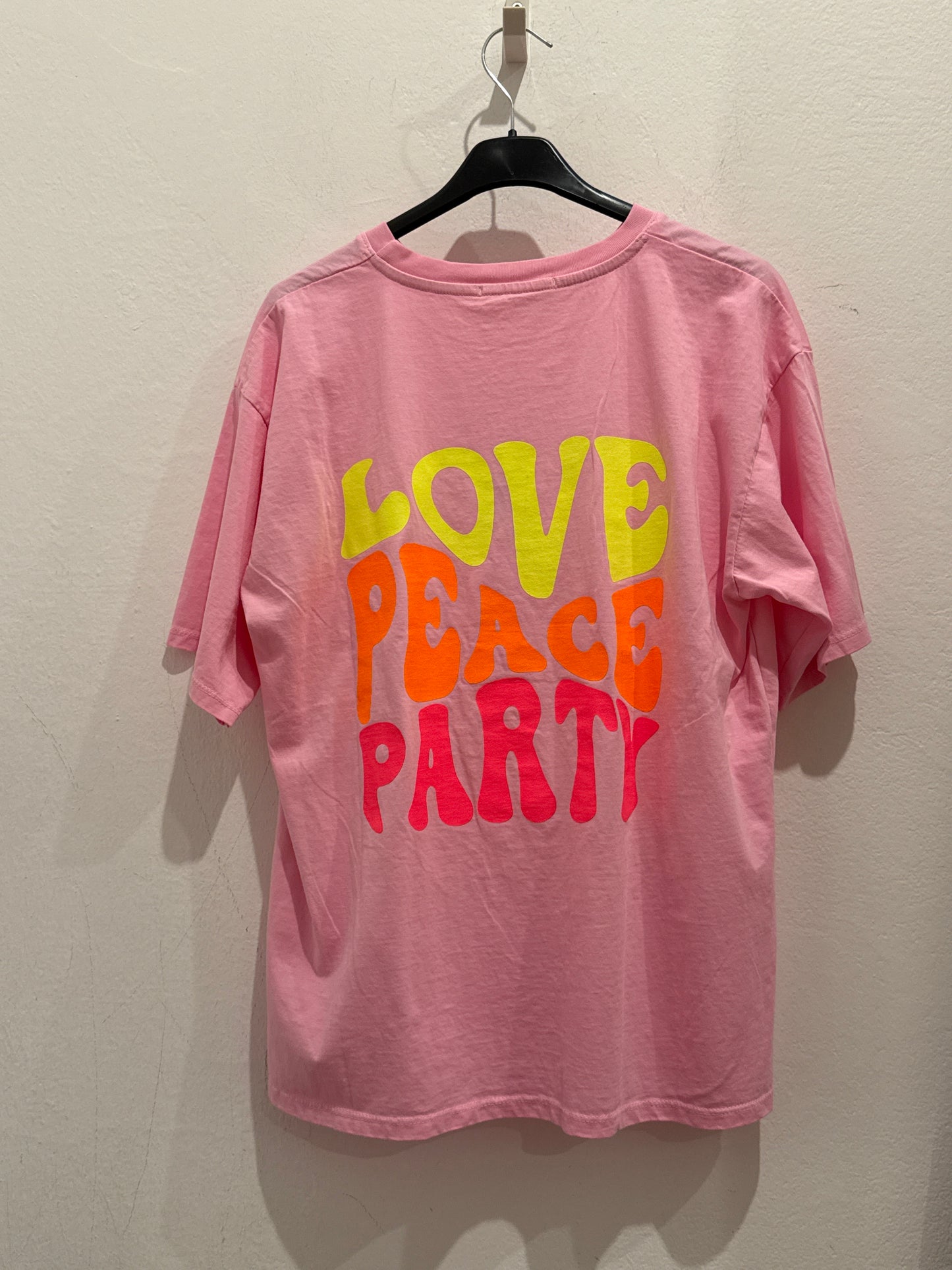 T-Shirt Love Peace Party