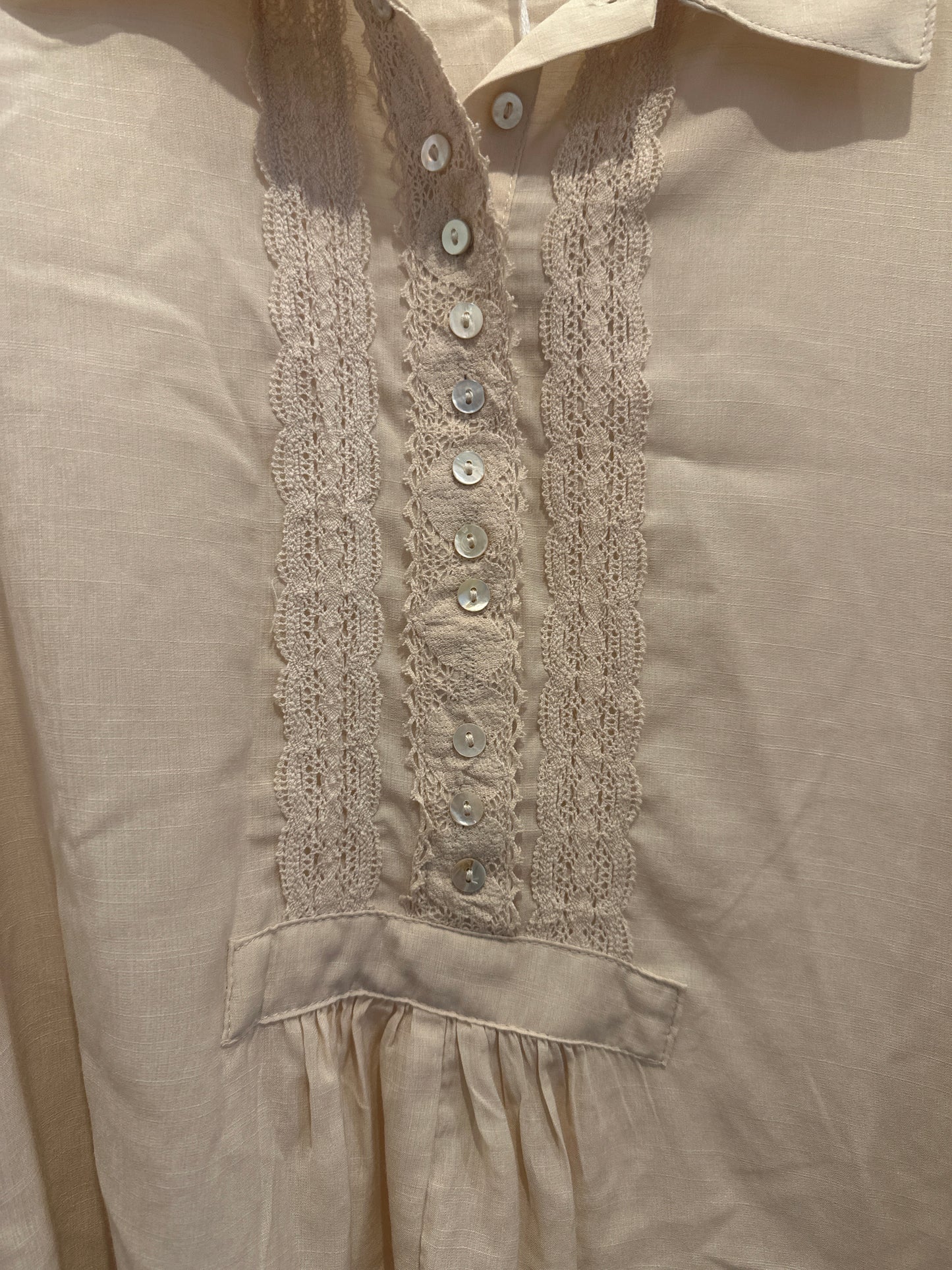 Bluse mit Kragendetail
