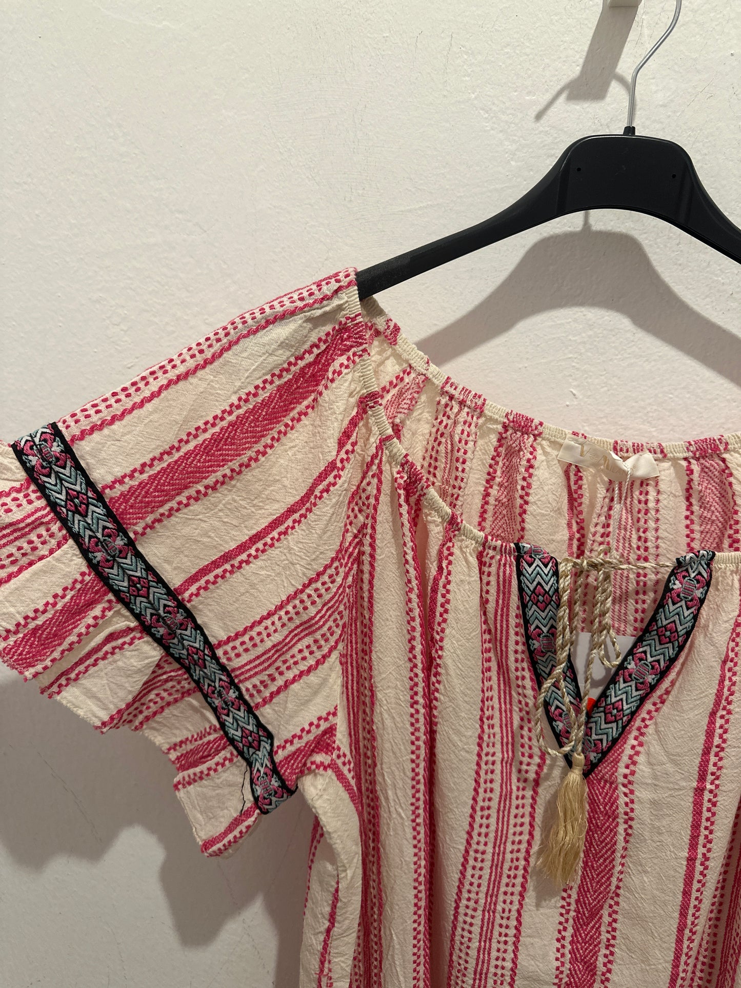 Gestreiftes Kleid mit Kordel