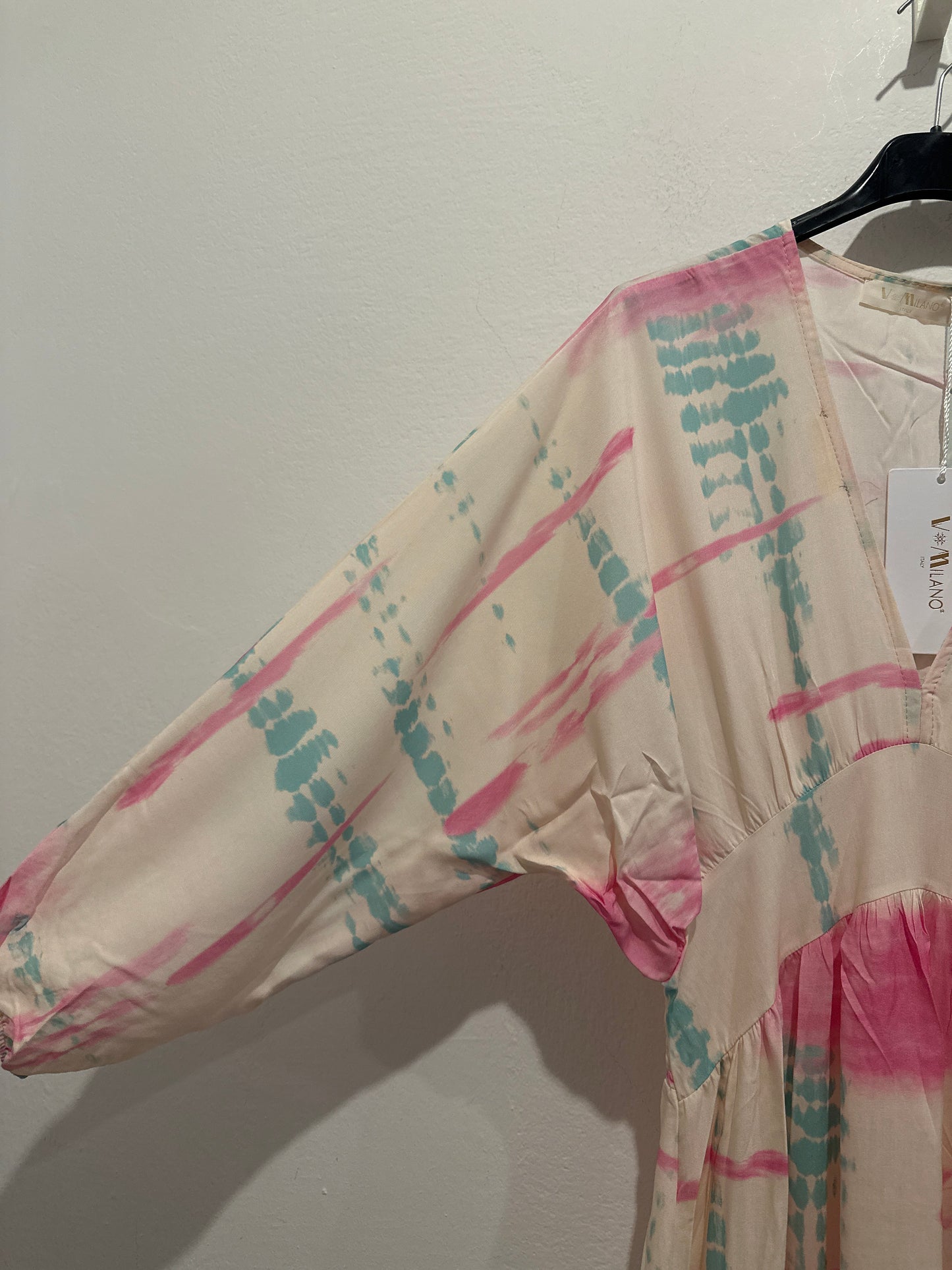 Kleid mit V-Ausschnitt