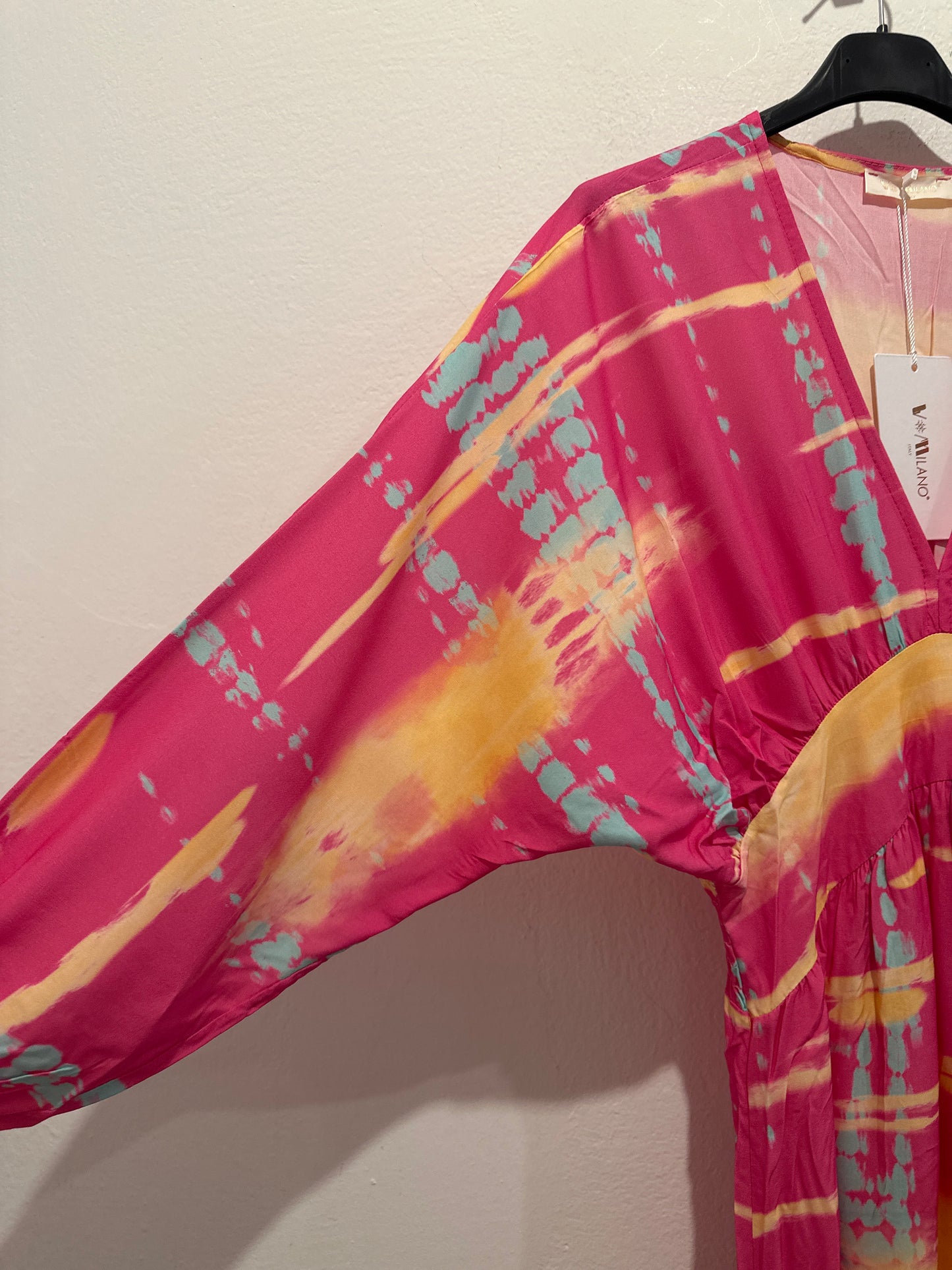 Kleid mit V-Ausschnitt