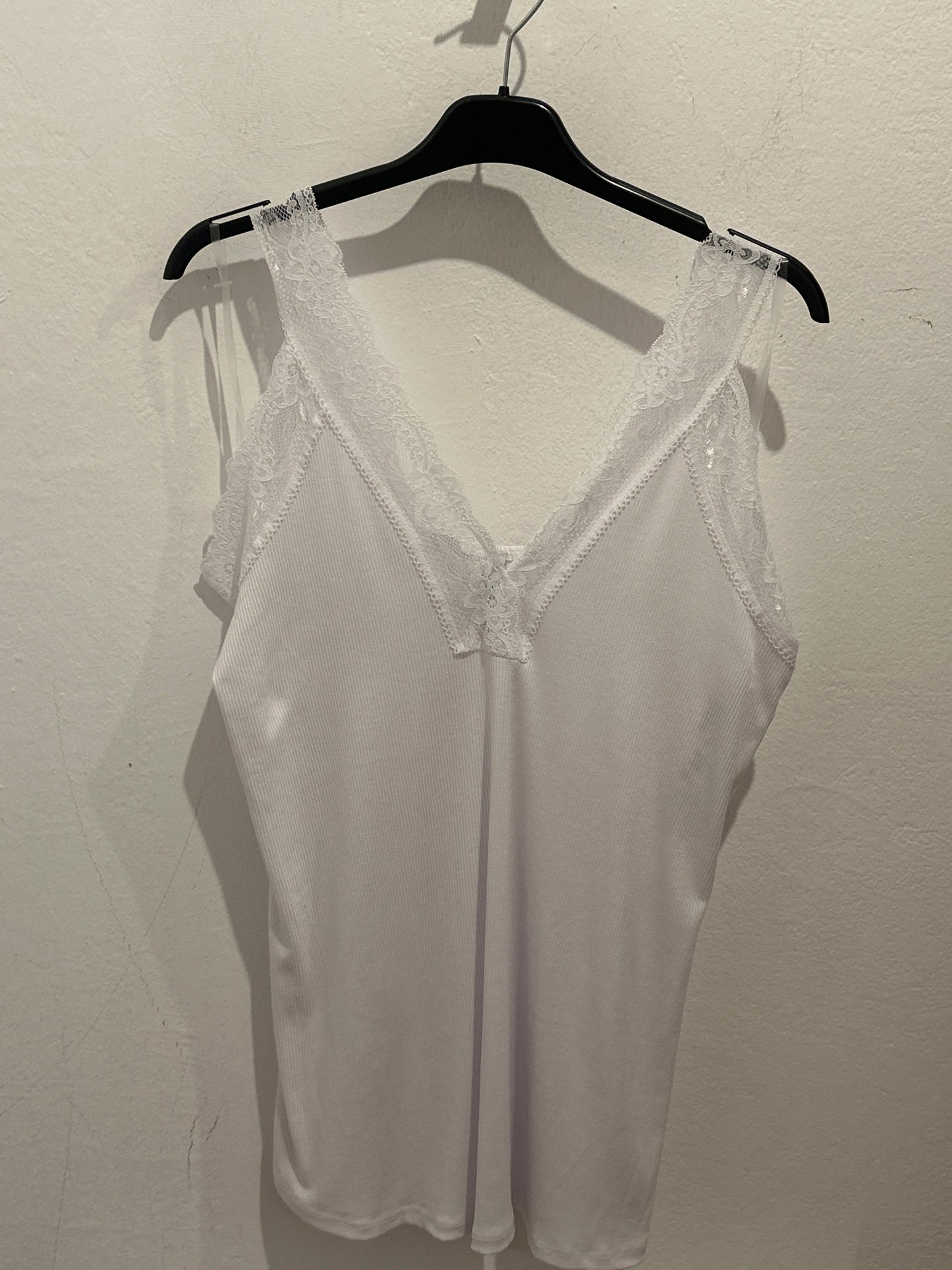 Tanktop mit Spitze