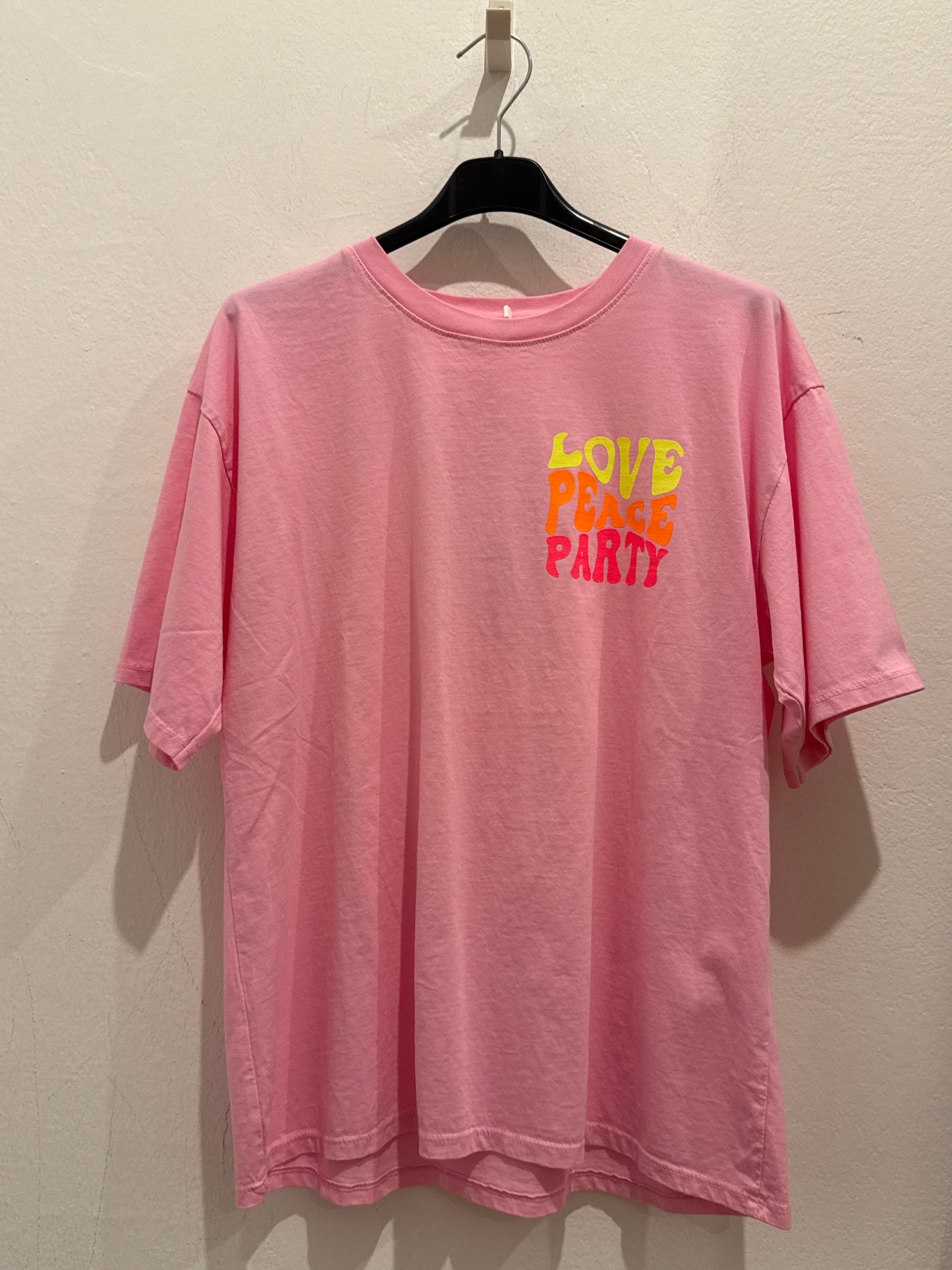 T-Shirt Love Peace Party