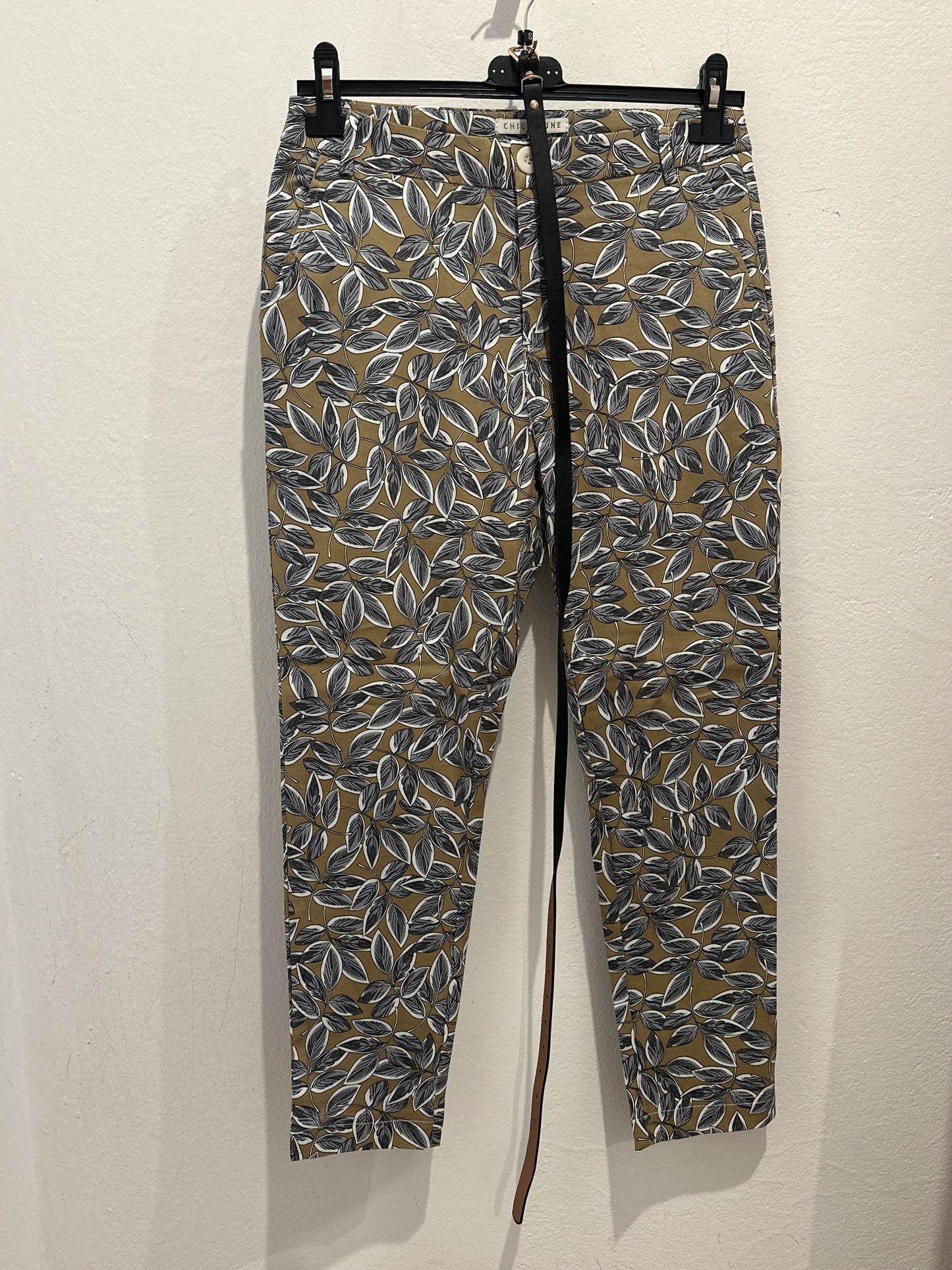 Hose Blattmuster mit Gürtel