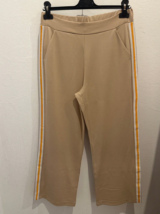 Stoffhose mit Streifen