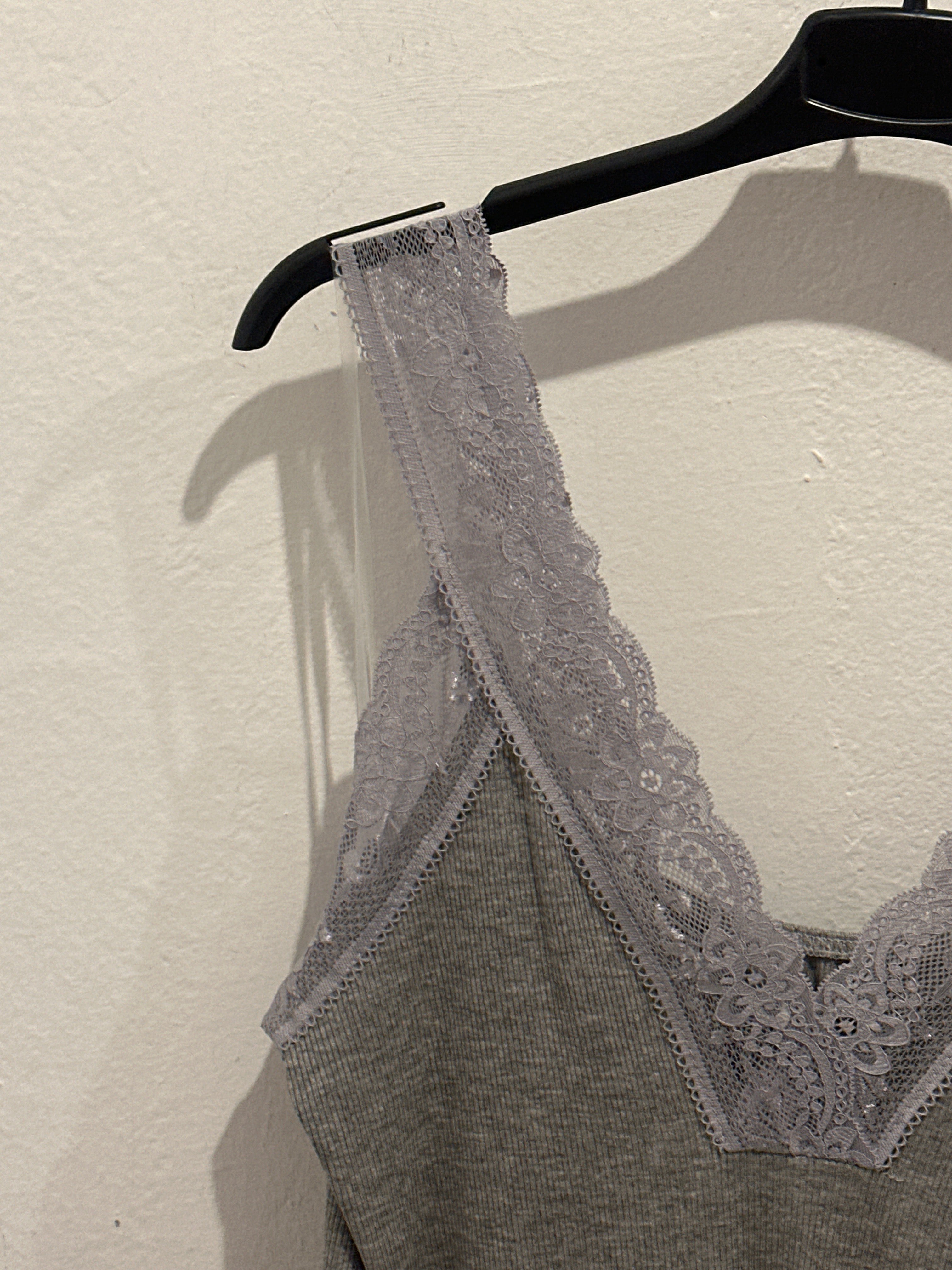Tanktop mit Spitze