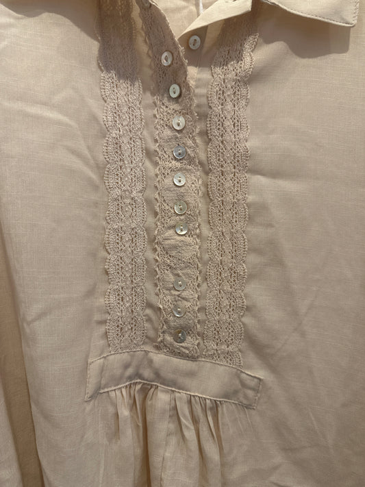 Bluse mit Kragendetail
