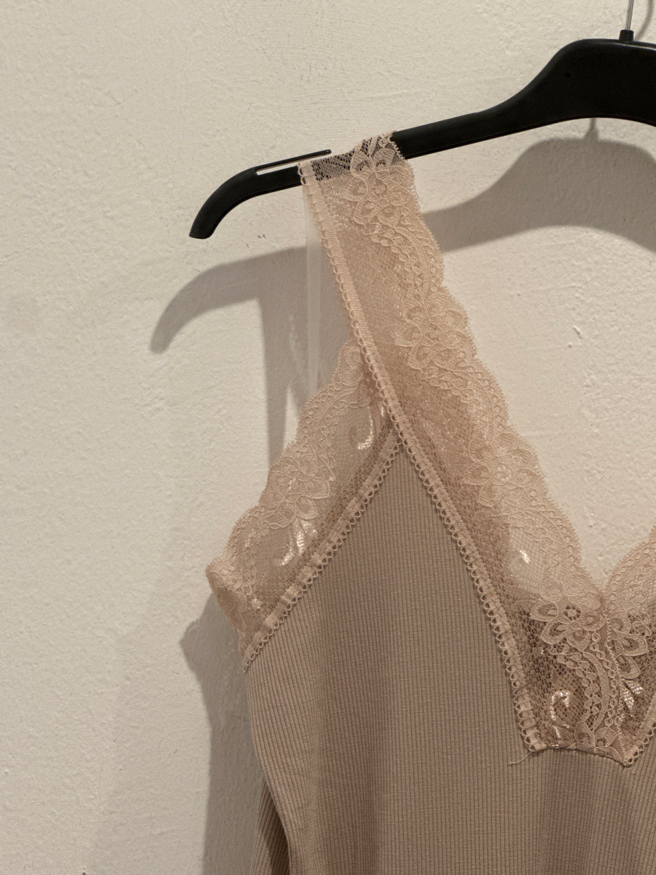 Tanktop mit Spitze