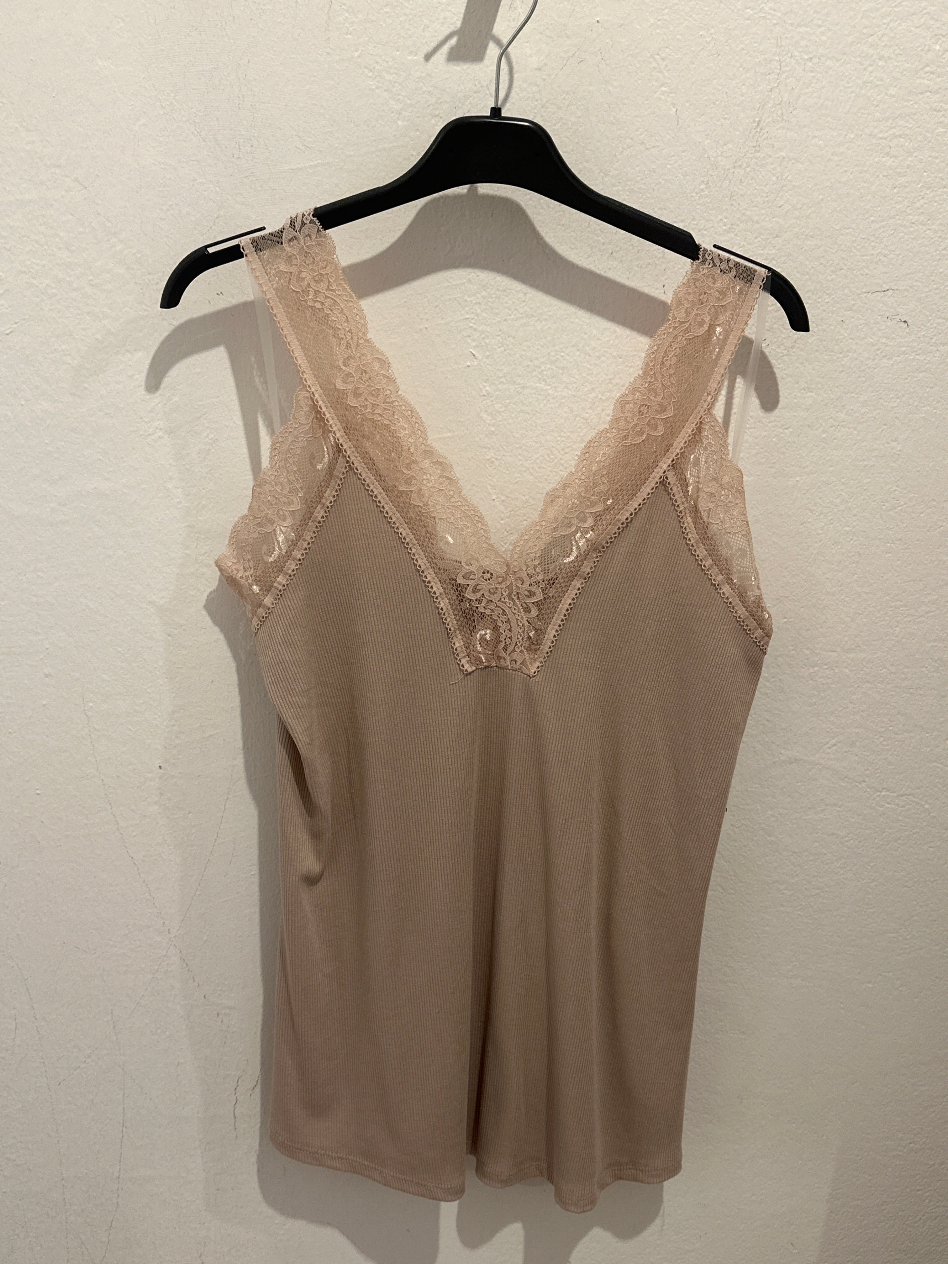 Tanktop mit Spitze