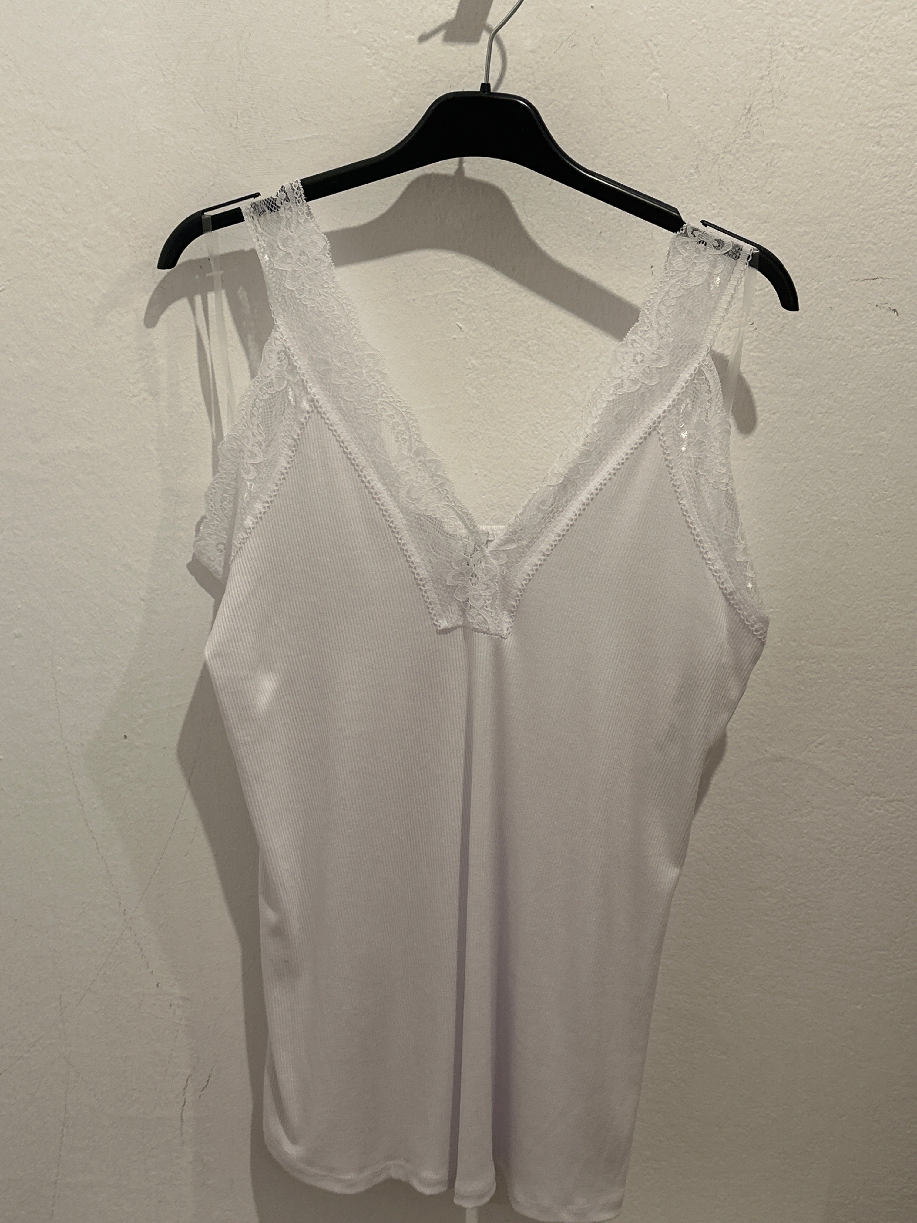 Tanktop mit Spitze