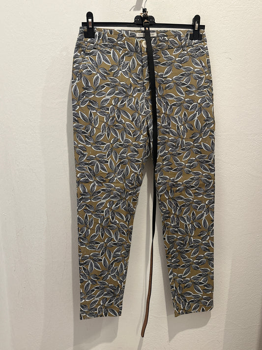 Hose Blattmuster mit Gürtel